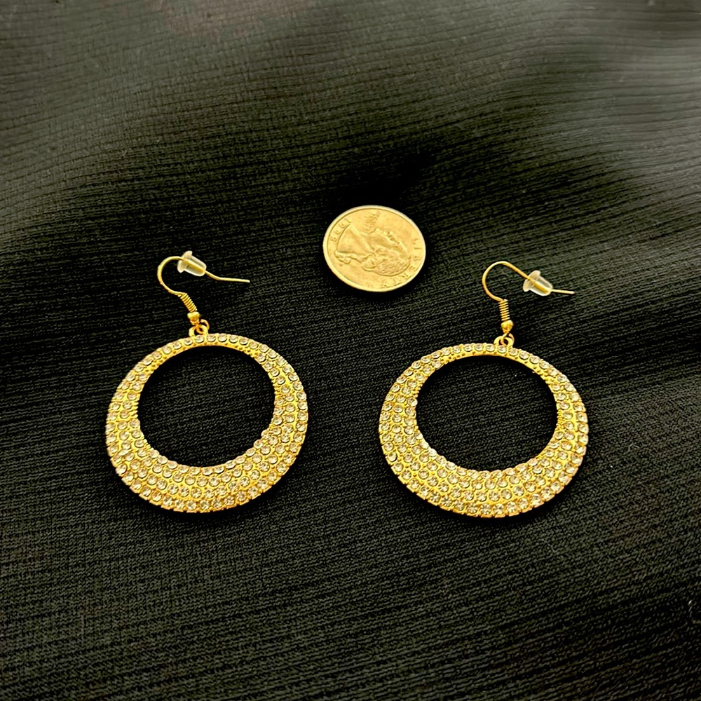 Earrings. Hoop diamonds